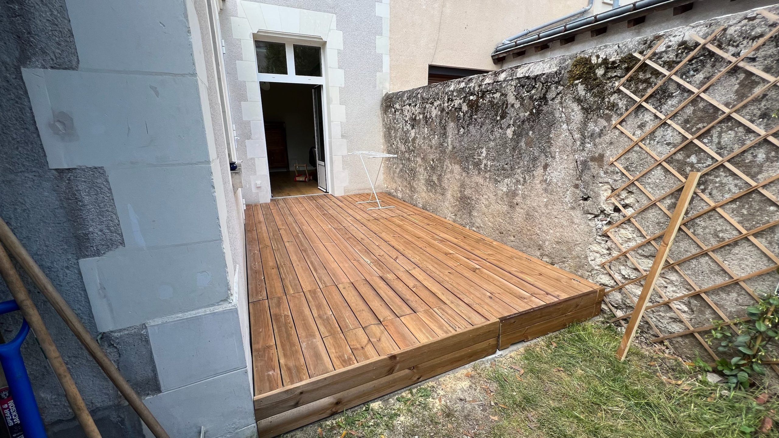 Aménagements extérieurs réalisés par WoodWorks Menuiseries (3)