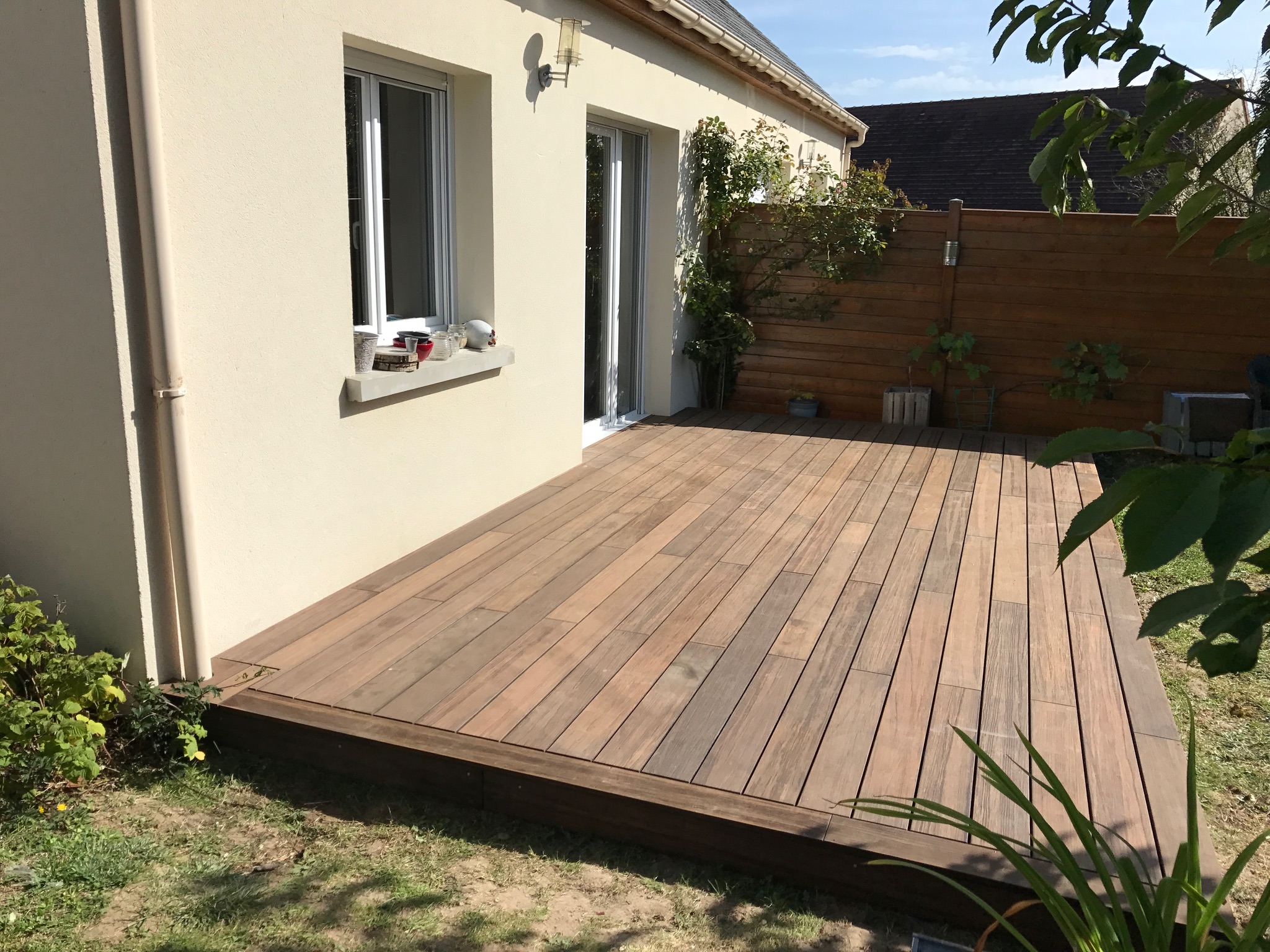 Aménagements extérieurs réalisés par WoodWorks Menuiseries (9)