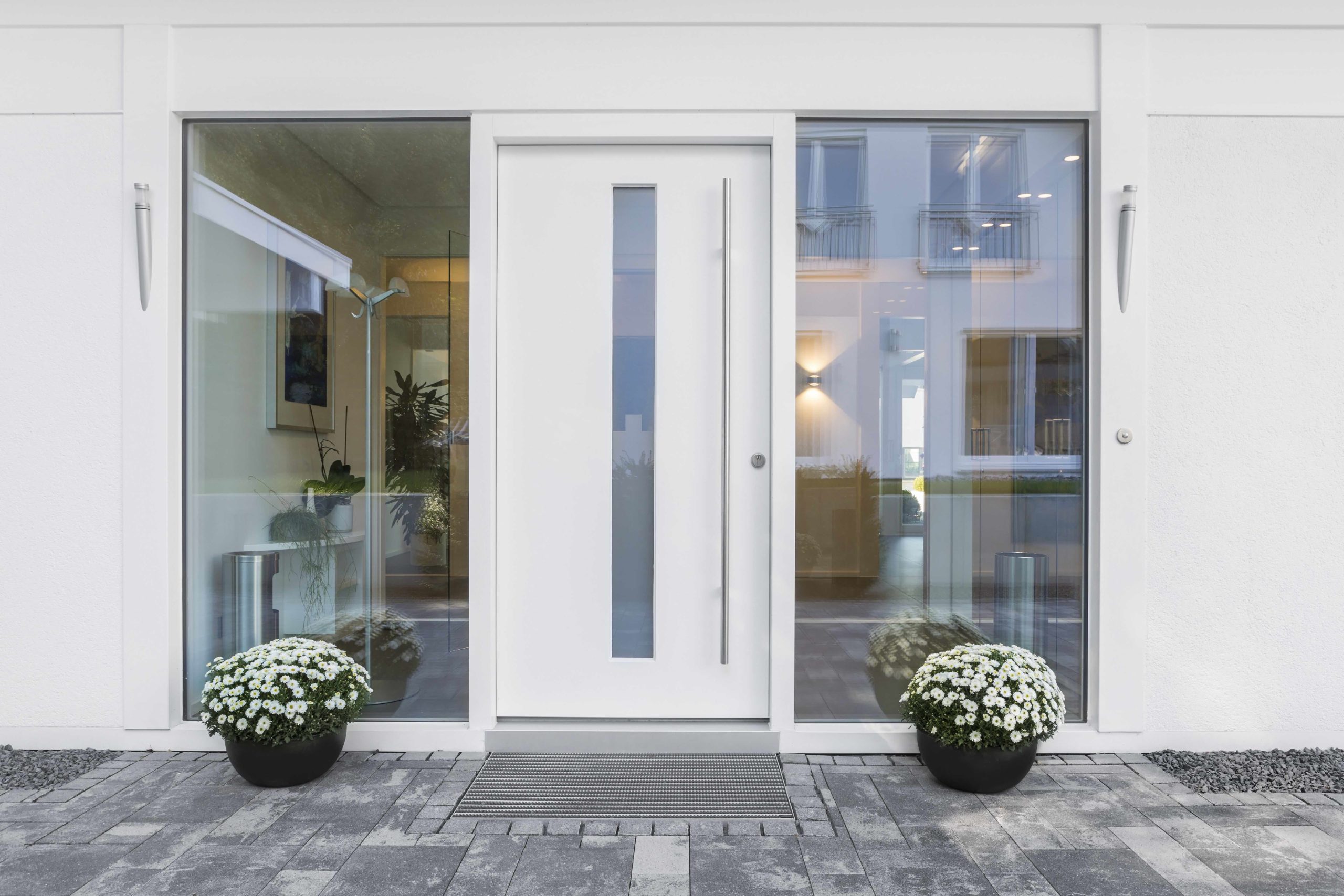 Fourniture et pose de portes d'entrée par WoodWorks Menuiseries
