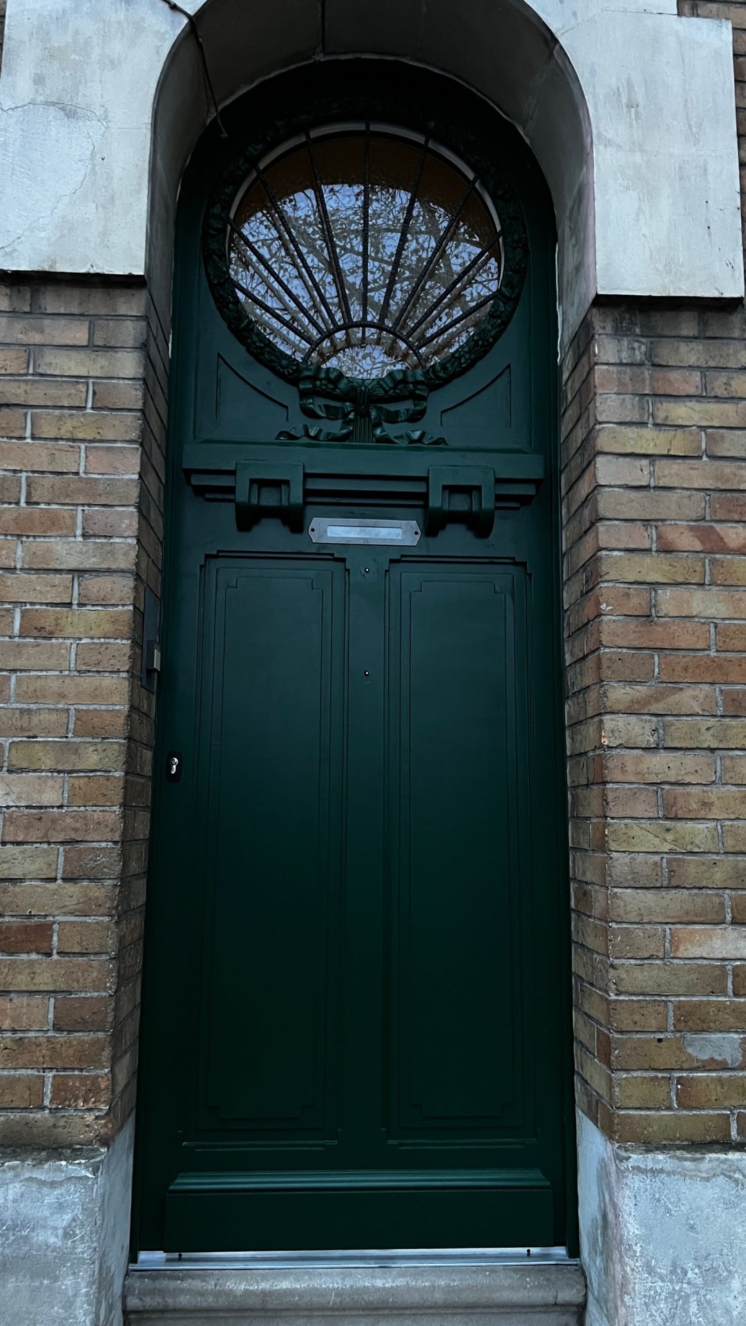 Fourniture et pose de portes d'entrée par WoodWorks Menuiseries (4)