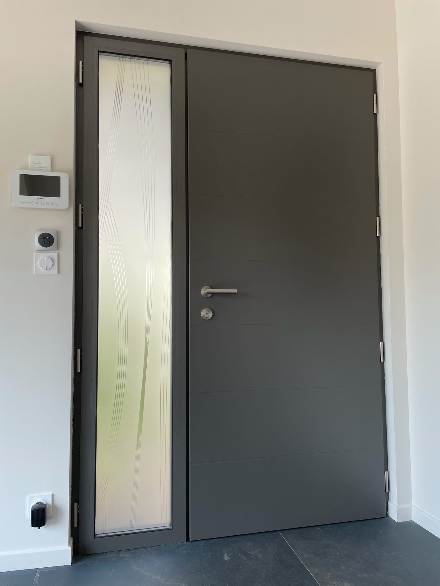 Fourniture et pose de portes d'entrée par WoodWorks Menuiseries (8)